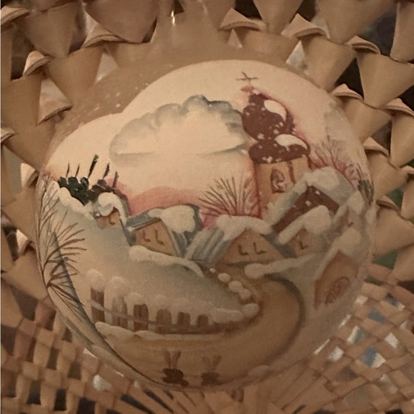 Exquisite Handpainted Glass Ornament Snow Scene BRONNER'S CHRISTmas WONDERLAND - Picture 2 of 16